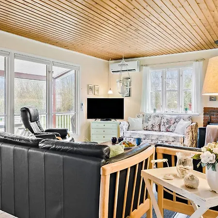 2 Bedroom Pet Friendly In Sydals