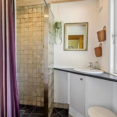 2 Bedroom Pet Friendly In Sydals *